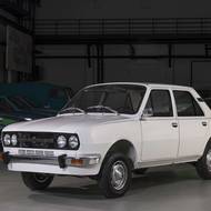 Škoda 742 P (1978): Na bázi modelu Škoda 105/120 (Typ 742) s motorem vzadu a pohonem zadních kol bylo koncem 70. let postaveno několik upravených vozů, u nichž se testovalo odlišné uložení hnacího ústrojí. V jednom exempláři tak vznikl vůz koncepce „vše vpředu“, tj. s motorem a převodovkou umístěnými podélně vpředu a s pohonem předních kol.