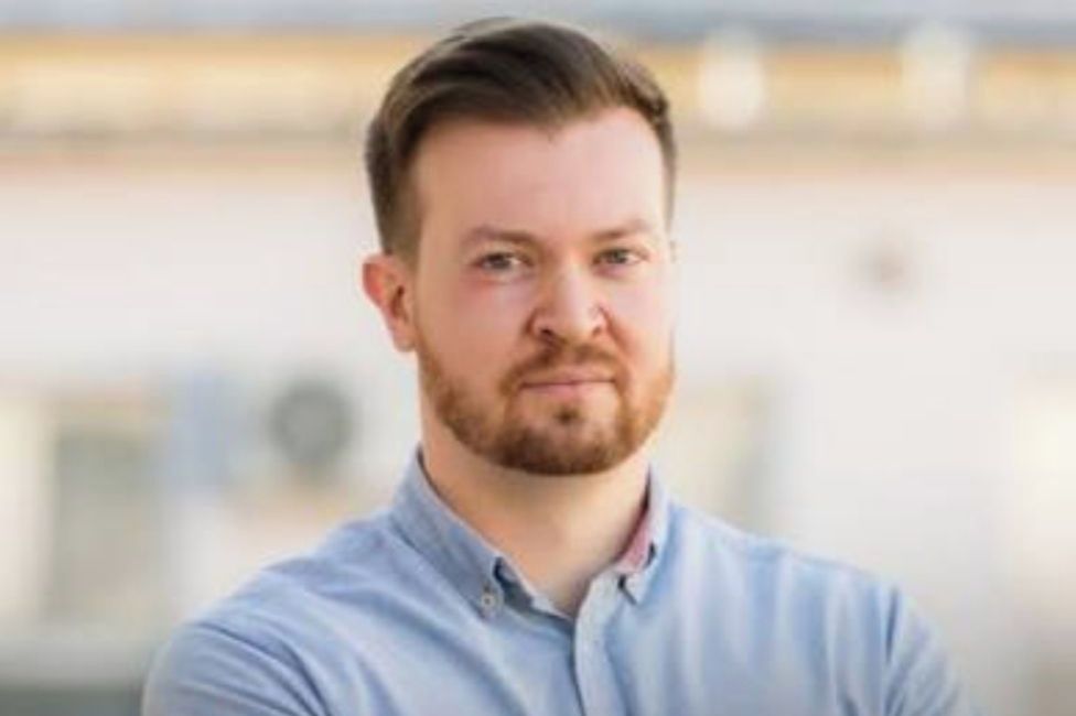 Odhalil tajné operace proti Orbánově opozici. Z neznámého vyšetřovatele je hrdina 