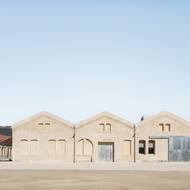 Renovace Le Magasin Électrique ve francouzském Arles od studí Assemble, Atelieru Luma a BC architects & studies dala vzniknout designové laboratoři.