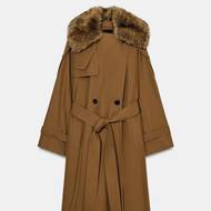 Trenčkot oversize s odnímatelným límcem s umělou kožešinou z limitované edice, Zara, 2790 Kč