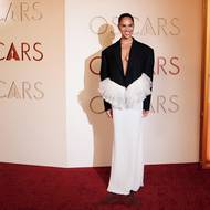 Zajímavý černobílý model zvolila i Misty Copelandová.