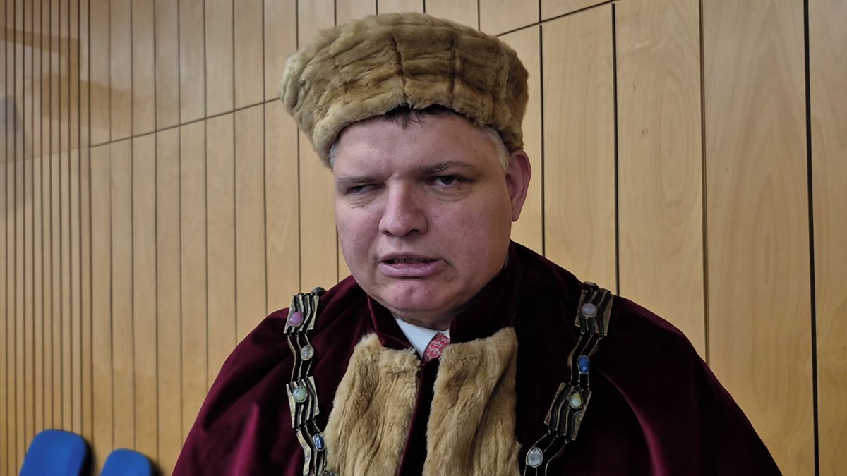 Pardubickou univerzitu povede i nadále rektor Čapek