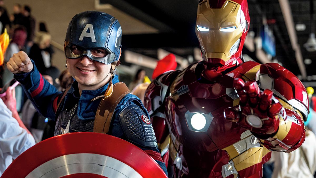 FOTO: Superhrdinové obsazují Prahu, civilisté vítáni