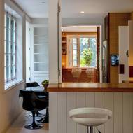 Rodina si přála dům rozšířit, nikoli ovšem změnit jeho styl.