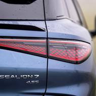BYD Sealion 7