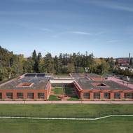 Domov je obchozí a přizpůsobený chvílím, které mohou klienti trávit venku. 