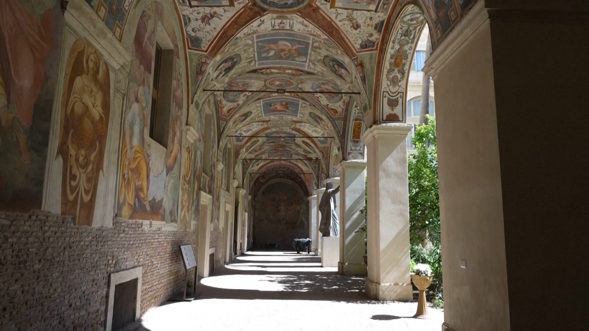 Klášter bí mật ở trung tâm Roma? Những không gian tuyệt đẹp của nó hàng ngày được hàng nghìn du khách bỏ qua