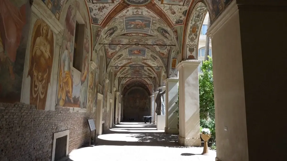 Tajný klášter v centru Říma? Jeho nádherné prostory míjí denně tisíce turistů