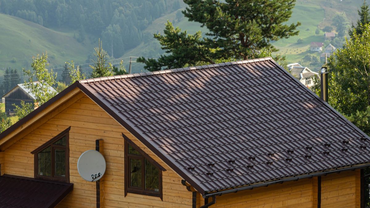 Za deště ticho a v létě k přežití aneb Jak se pozná kvalitně udělaná střecha s lehkou krytinou