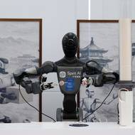 Model Spirit AI zase na akci připravoval kandované ovoce.