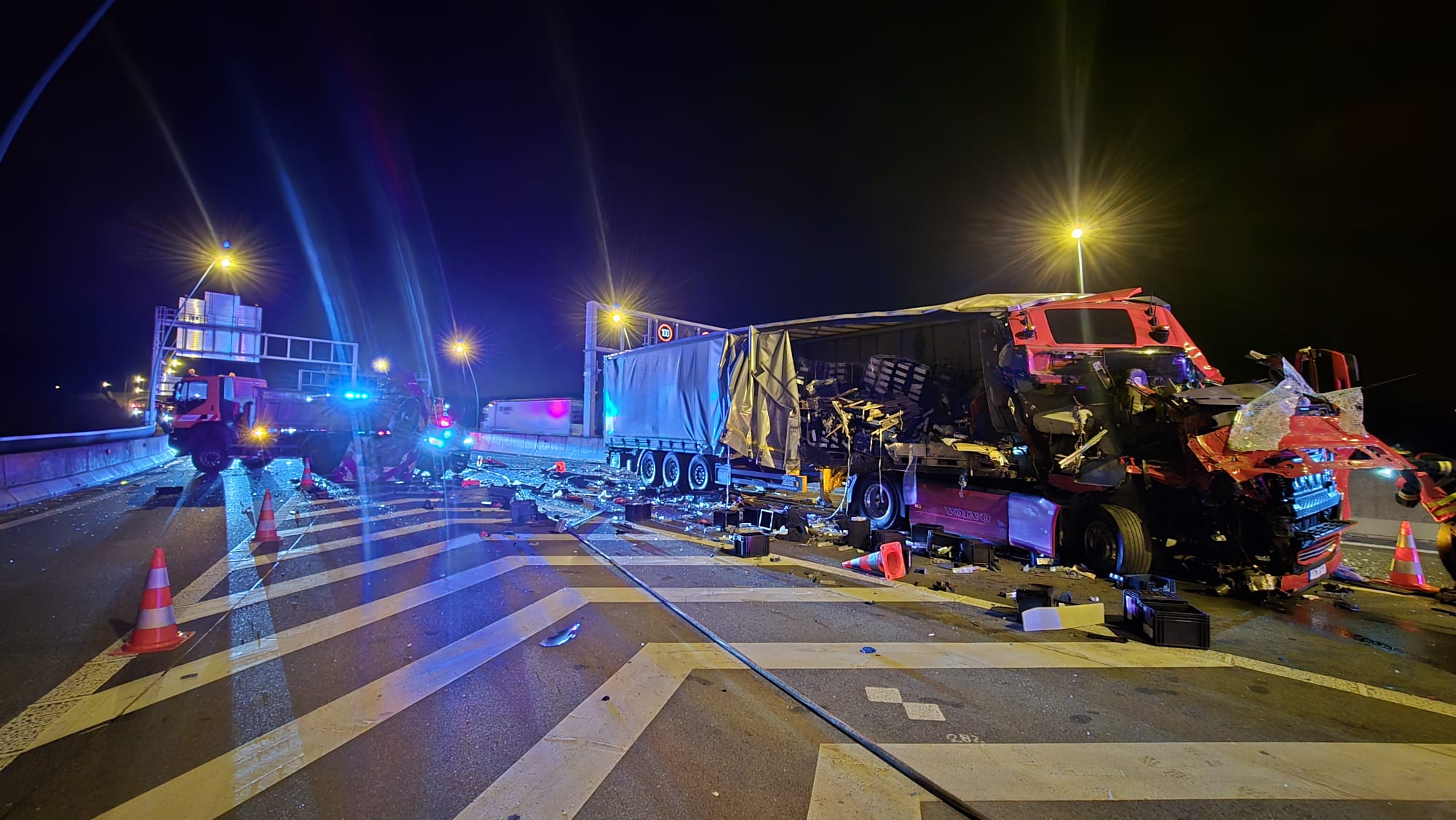 Nehoda nákladních aut uzavřela část Pražského okruhu 