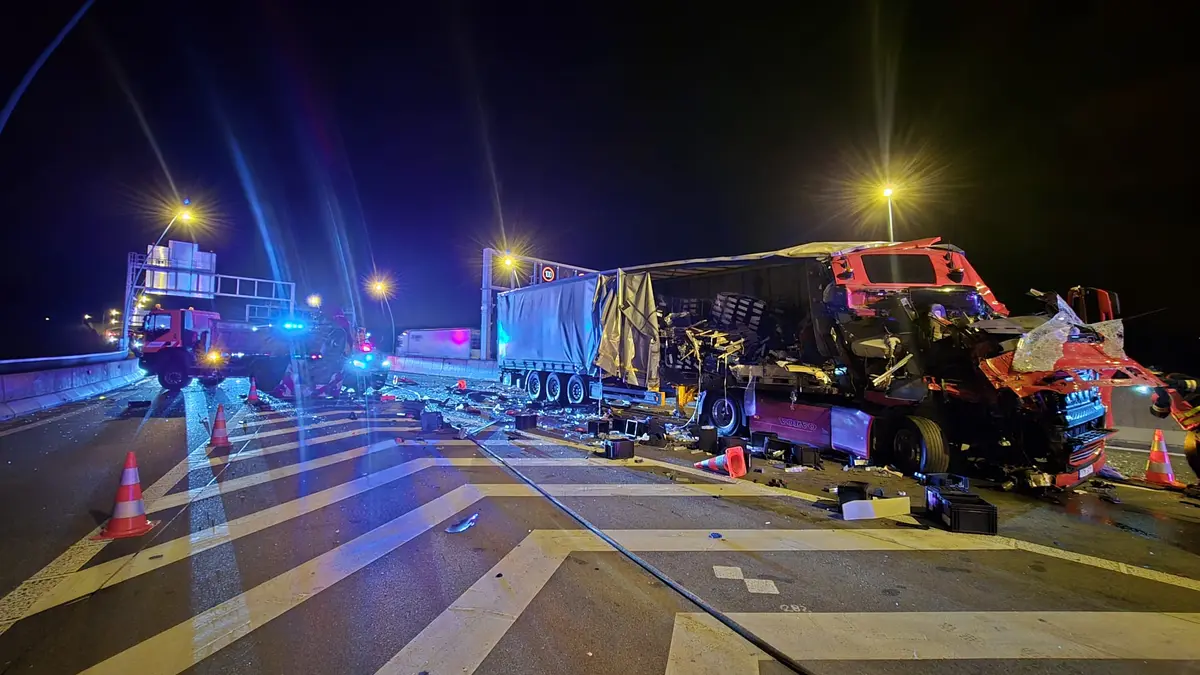 Nehoda nákladních aut uzavřela část Pražského okruhu