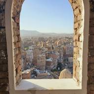 Pohled na metropoli, kde domy vypadají jako postavené z perníku