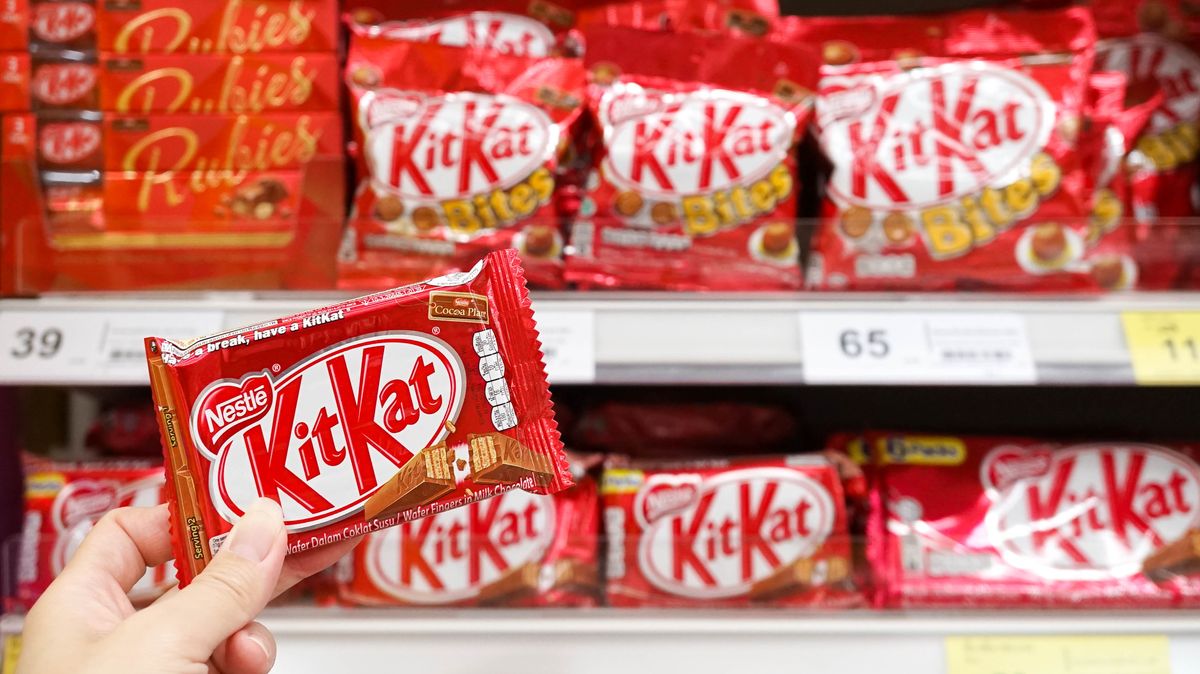 Sladká kořist. Na cestě z Itálie do Polska zmizel kamion s dvanácti tunami tyčinek KitKat