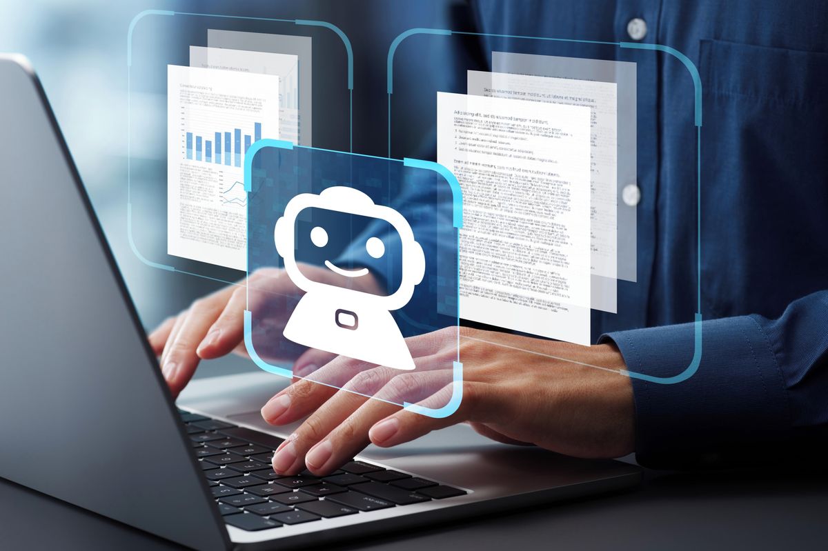 Lidé v recenzích věří víc souhrnům tvořeným AI než lidmi, ukázal průzkum 