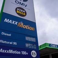 Jiné sítě pump mají pohonné hmoty výrazně dražší, rozdíl je hlavně u benzínu. U nafty už ale cena atakuje 50 korun za litr.