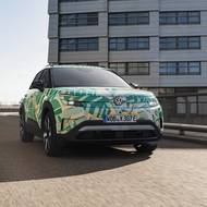 Jízdně nás vůz překvapil vyzrálým projevem. Podvozek je spíše tužší, dobře však filtruje nerovnosti a je také dobře odhlučněný. 