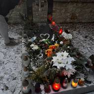 Hrob českého dobrovolníka Karla Kučery v Tuchlovicích u Kladna