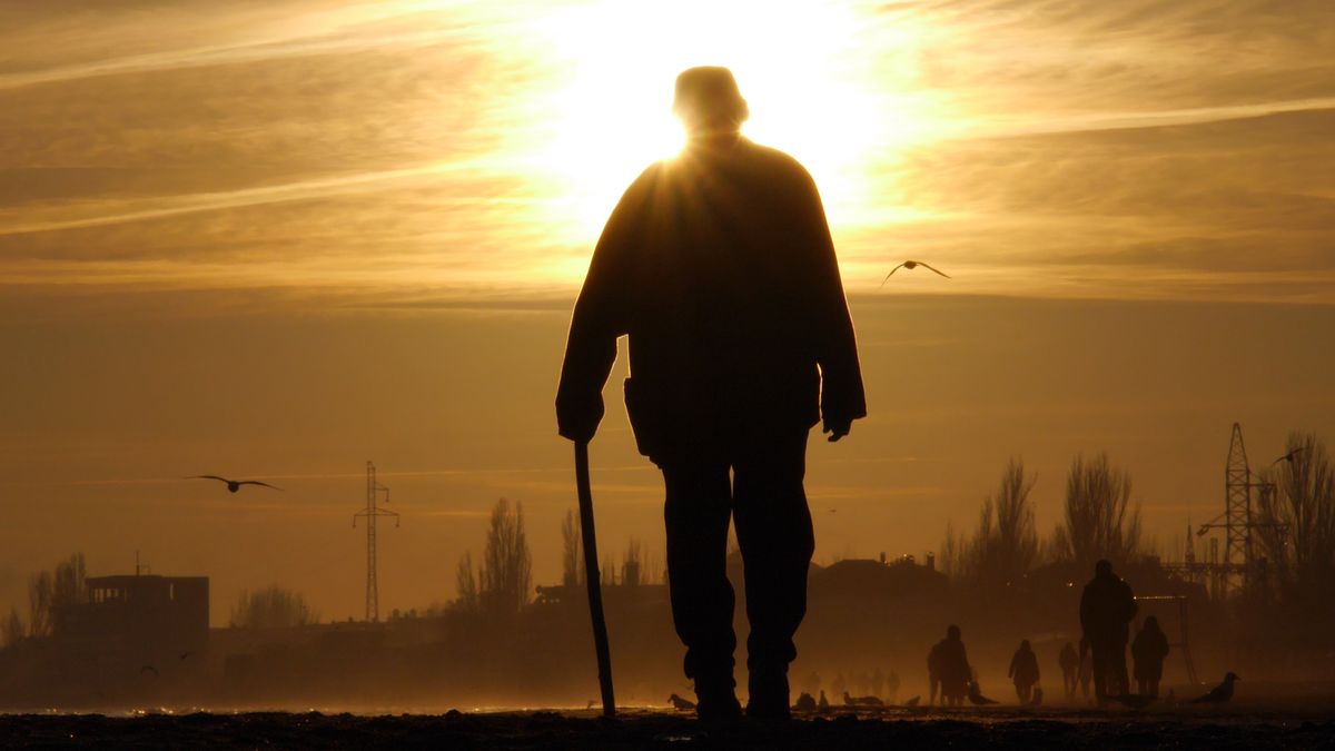Nejstarší člověk planety žije zřejmě v Brazílii a je mu 118 let. Holduje kávě a ubalí si cigaretu
