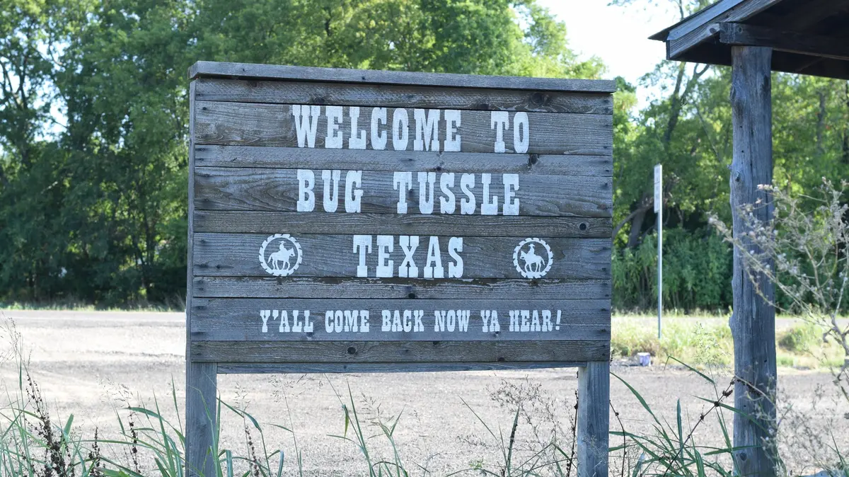 Nejen rakouský Fucking. Cedule se kradou i v americké mikrovísce