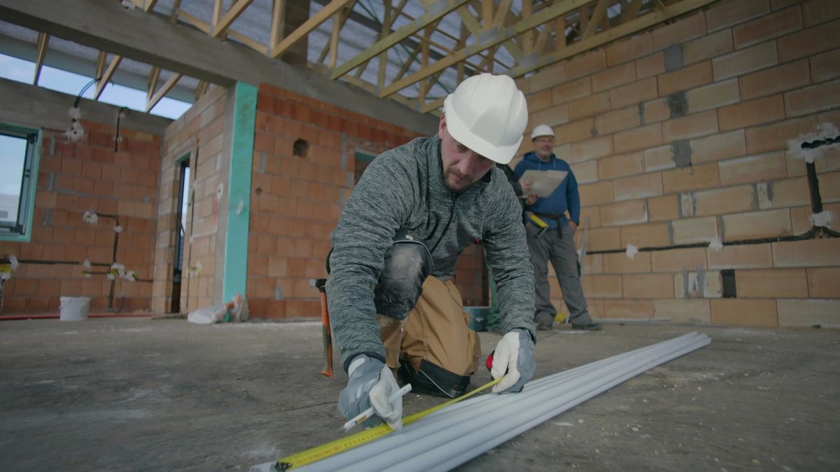 Za práci načerno už lidem nemá hrozit pokuta