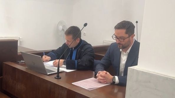 Studenti odevzdávali plzeňskému děkanovi desátky ze stipendia. U soudu dostal podmínku a pokutu