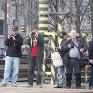 Polské pendolino při odpoledním odjezdu z pražského hlavního nádraží přitáhlo pozornost desítek fanoušků železnice.