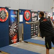 Návštěvníci mohli ukázat svůj um také u terče se šipkami.