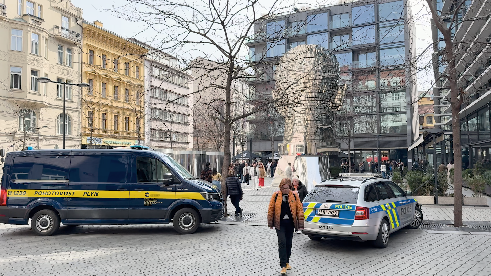 Centrem Prahy se linul zápach, hasiči odhalili únik plynu