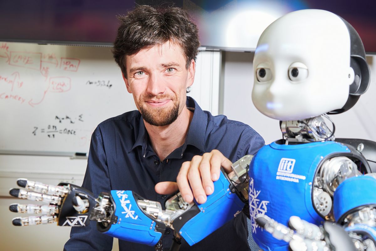 Mozek dětí se přizpůsobuje chybějící končetině už v raném věku, pomohli zjistit vědci z ČVUT