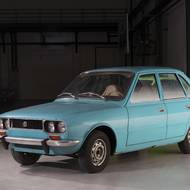 Škoda 740 (1971): Projekt kompaktního vozu klasické koncepce Škoda 900/1100 s interním označením Š 740 započal v roce 1969 původně ve dvou velikostech karoserií i objemů motorů. Pětidveřový automobil navrhl designér Josef Čech a jízdní zkoušky vozu proběhly v letech 1971-1972. Vývoj byl však poté z politických důvodů zastaven.