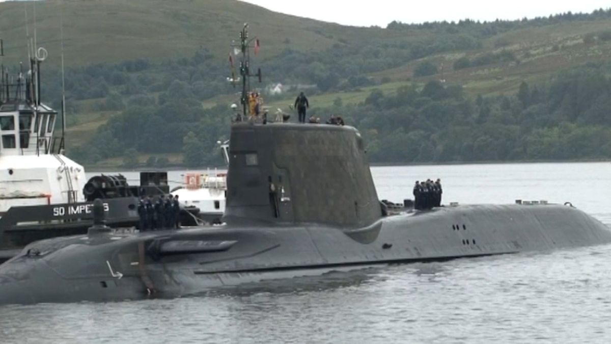 Na ponorkovou základnu ve Skotsku se pokusil vniknout podezřelý pár