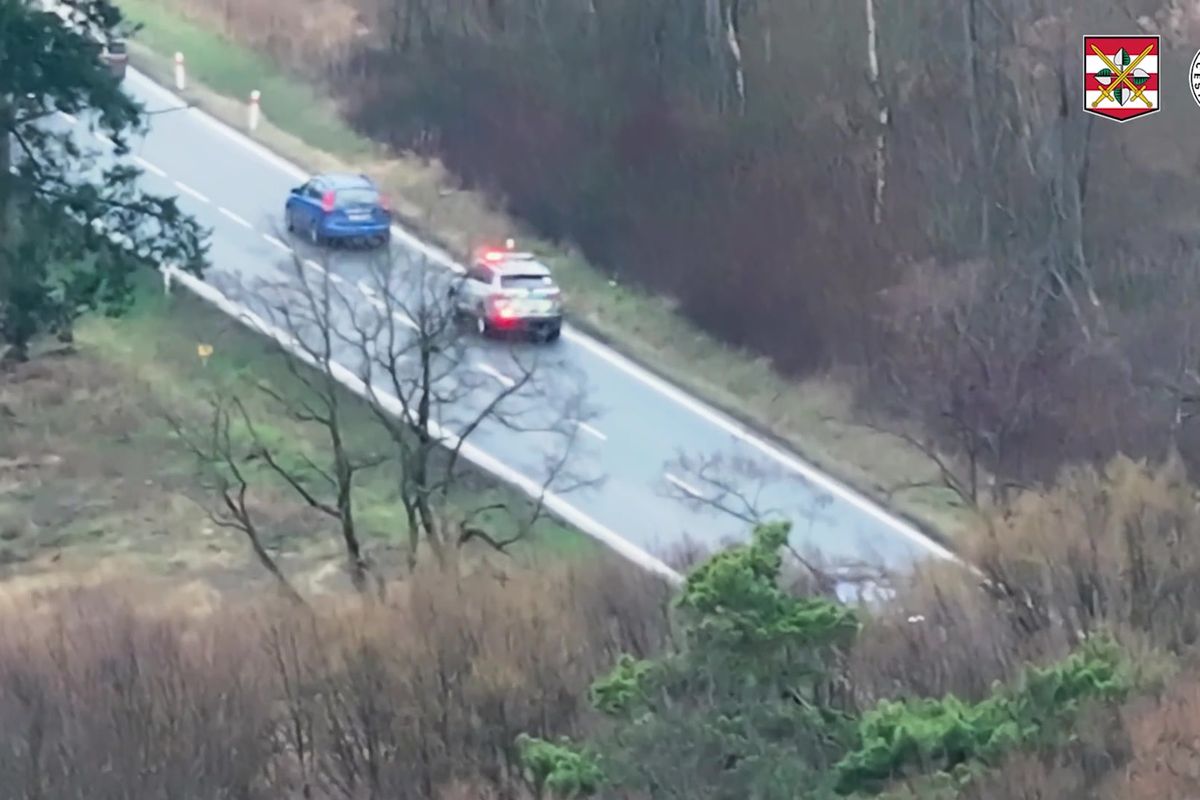 Řidiči na jihu Moravy předjížděli, kde neměli. Nachytal je u toho dron