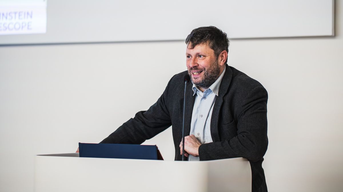 Tři možné lokality. Einsteinův teleskop uvidí na kraj vesmíru, o umístění se rozhodne příští rok