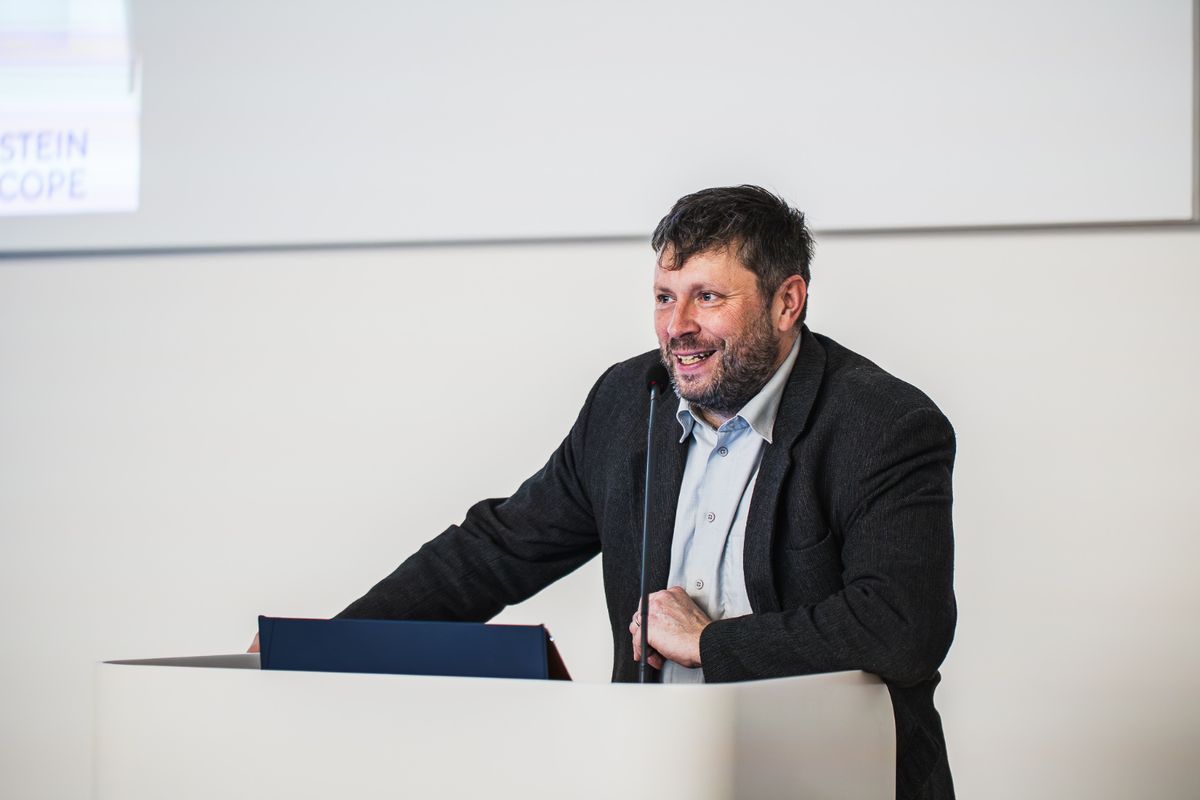 Tři možné lokality. Einsteinův teleskop uvidí na kraj vesmíru, o umístění se rozhodne příští rok