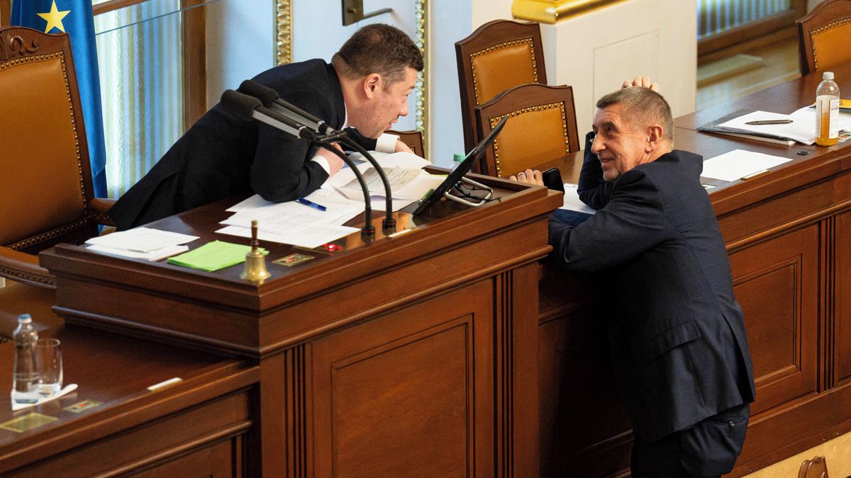 Sněmovna projedná vydání Babiše a Okamury