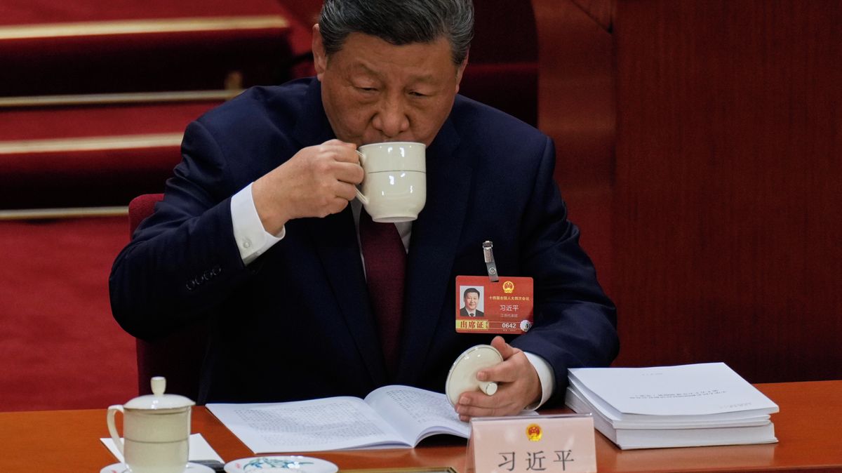 Čína čeká nejslabší růst za tři dekády, chystá ale technologický skok