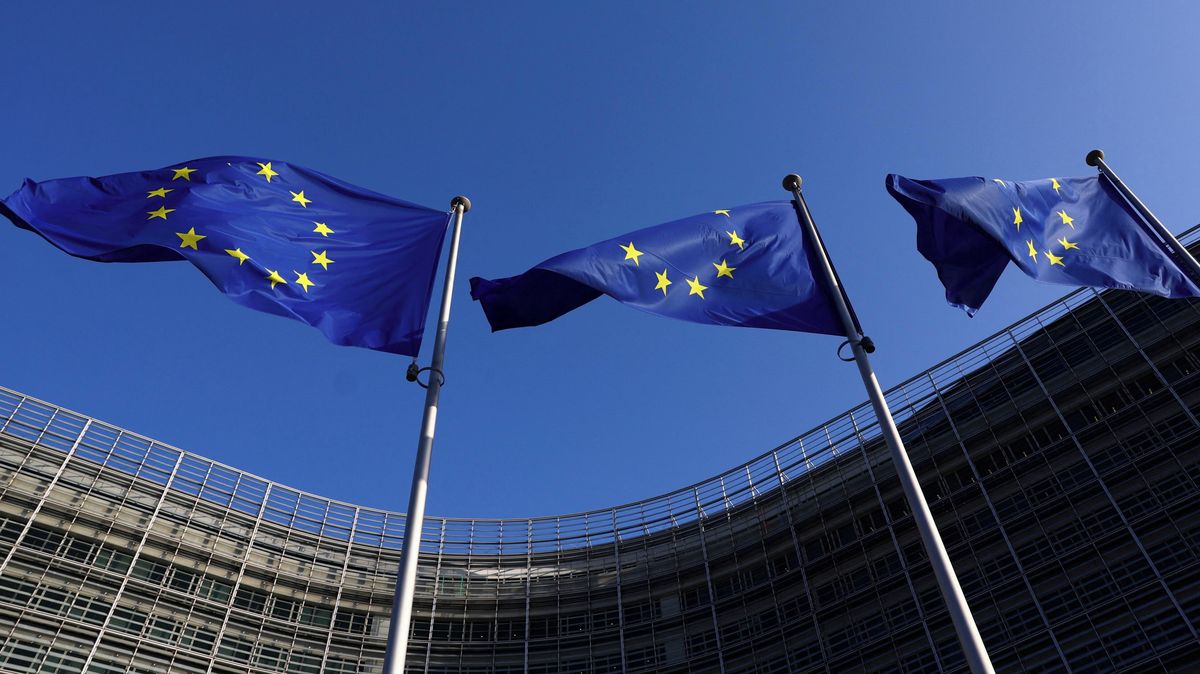 EU prodloužila sankce proti ruským občanům, dvě jména ze seznamu zmizela