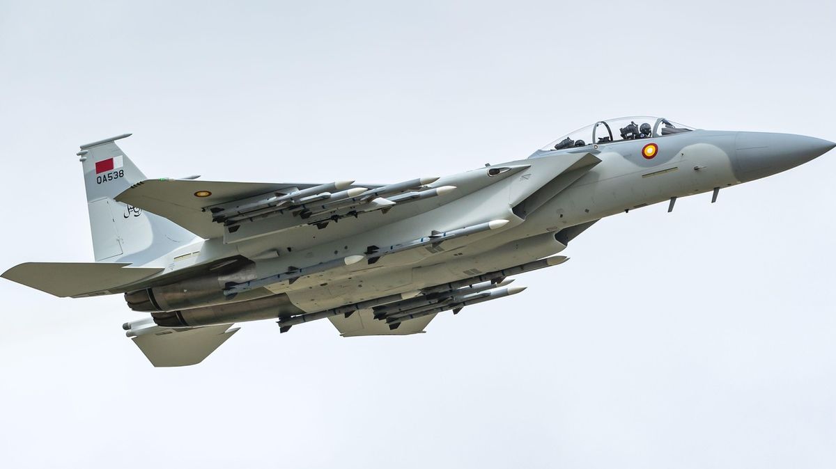 Íránské Su-24 byly pár minut od americké základny. Katarská F-15 je sestřelila