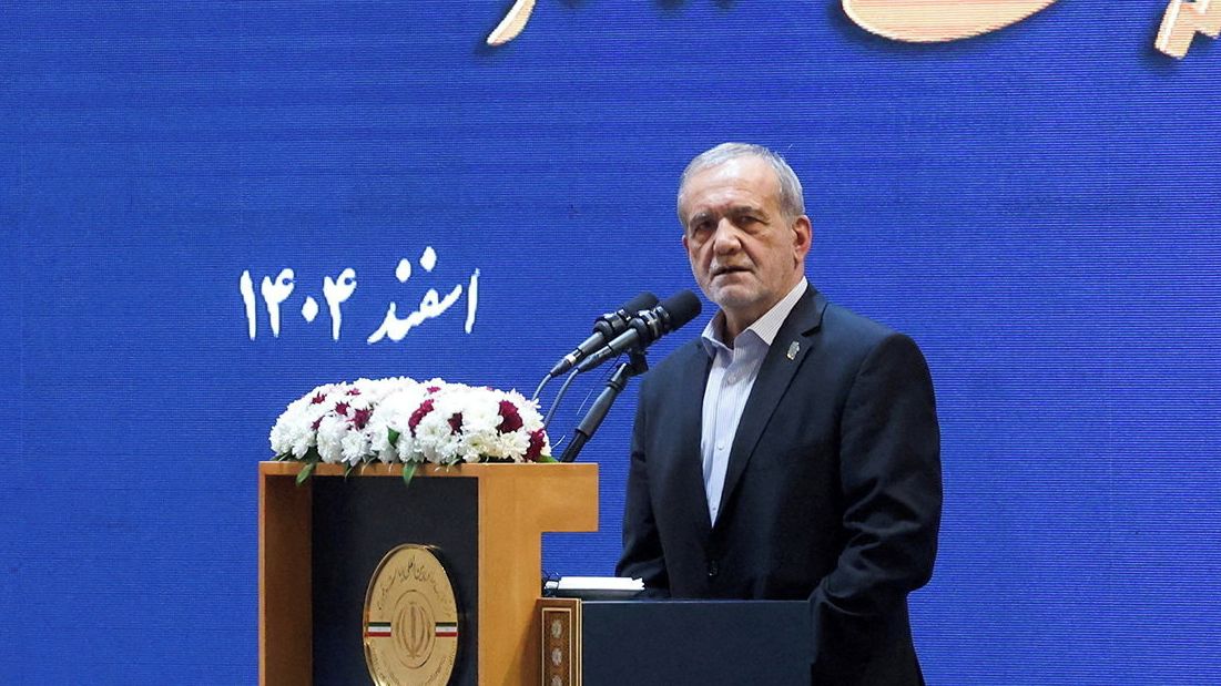 Sen o kapitulaci si vezměte do hrobu, vzkázal USA íránský prezident. Za útoky na sousední země se omluvil