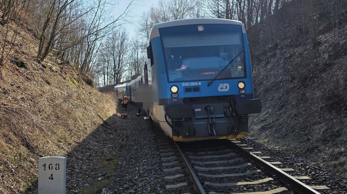 Na trati z Liberce na Frýdlantsko srazil vlak muže. Na místě zemřel