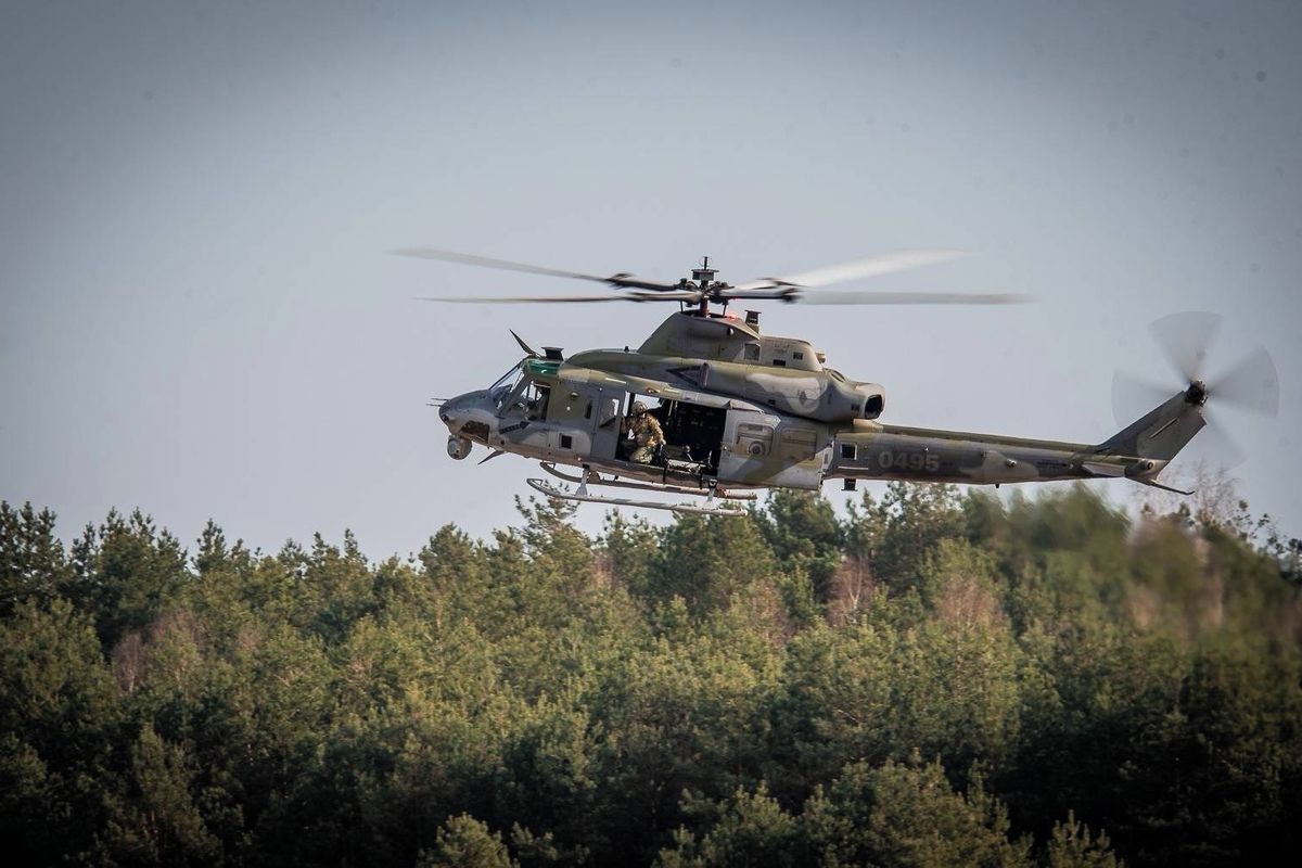 České UH-1Y Venom jsou v Polsku, budou chránit východní hranici NATO. Ministr děkuje Zůnovi