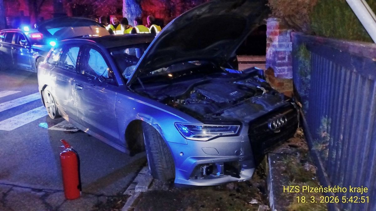 Polák ukradl v Německu audi, s vozem pak boural na Klatovsku