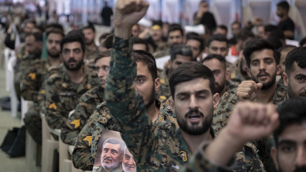 Izraelci po telefonu děsí íránské policisty