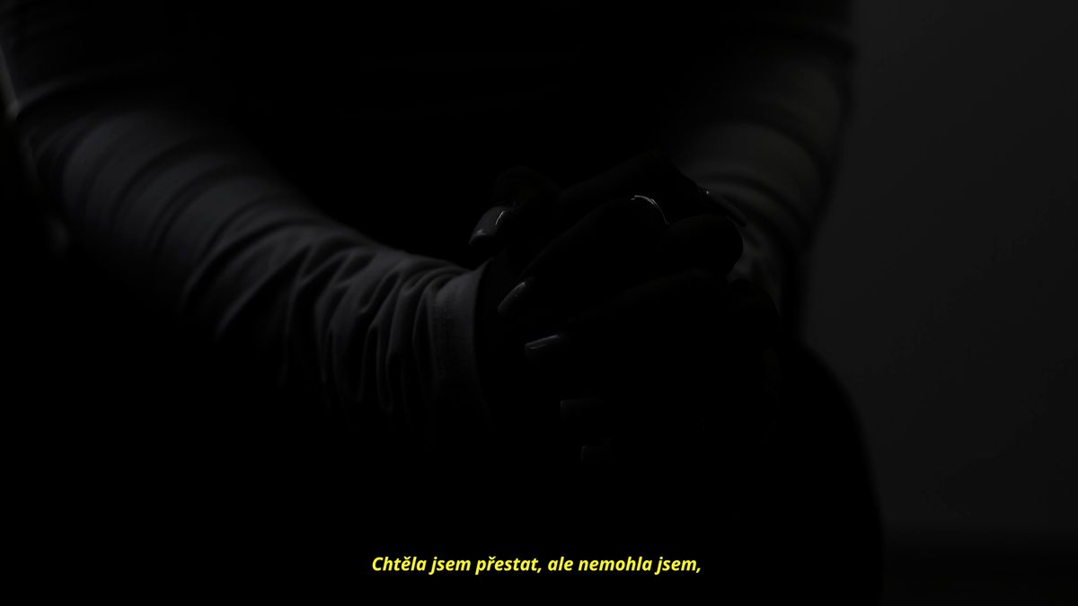 Večer pověsila prádlo, ráno se nevzbudila. Kratom je tichý zabiják, varuje policie