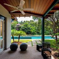 Úprava domu zahrnovala mj. jeho otevření směrem do nové části zahrady.