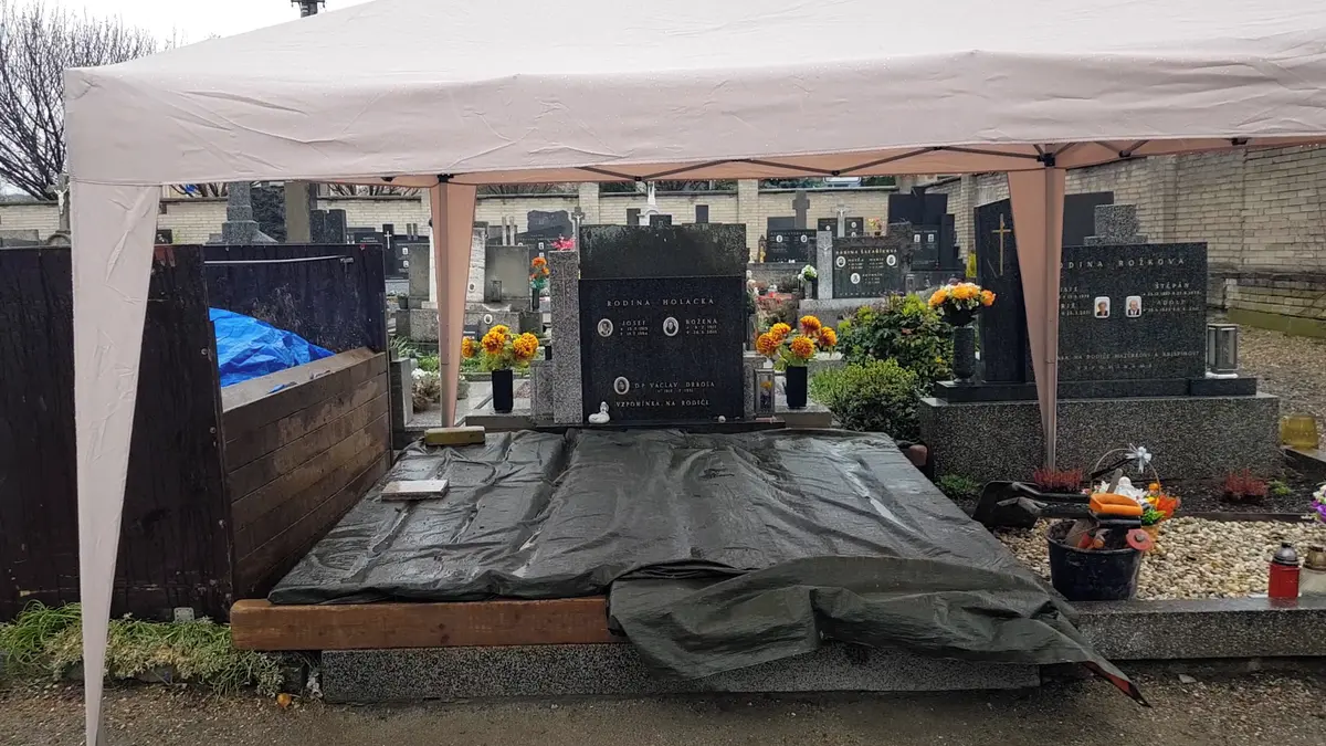 V rodišti kněze Václava Drboly, kterého zavraždili komunisté, vyzvedli jeho ostatky