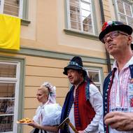 Poslankyně SPD Lucie Šafránková, předseda Sněmovny Tomio Okamura a ministr kultury Ota Klempíř