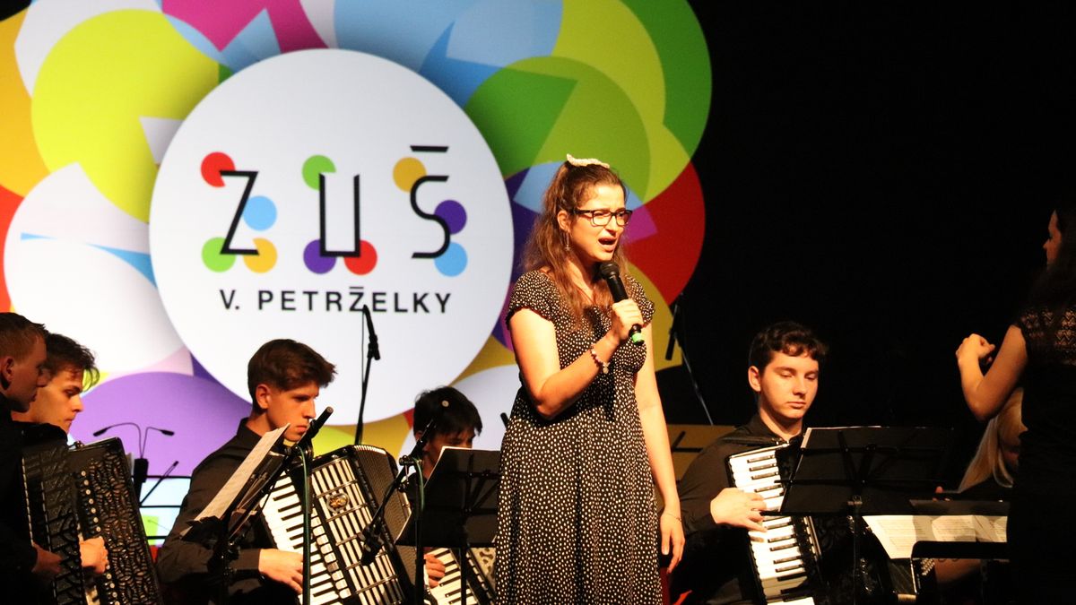 Ostravští rodiče i osobnosti z kultury bojují za záchranu umělecké školy. Stížnost už má stát i inspekce