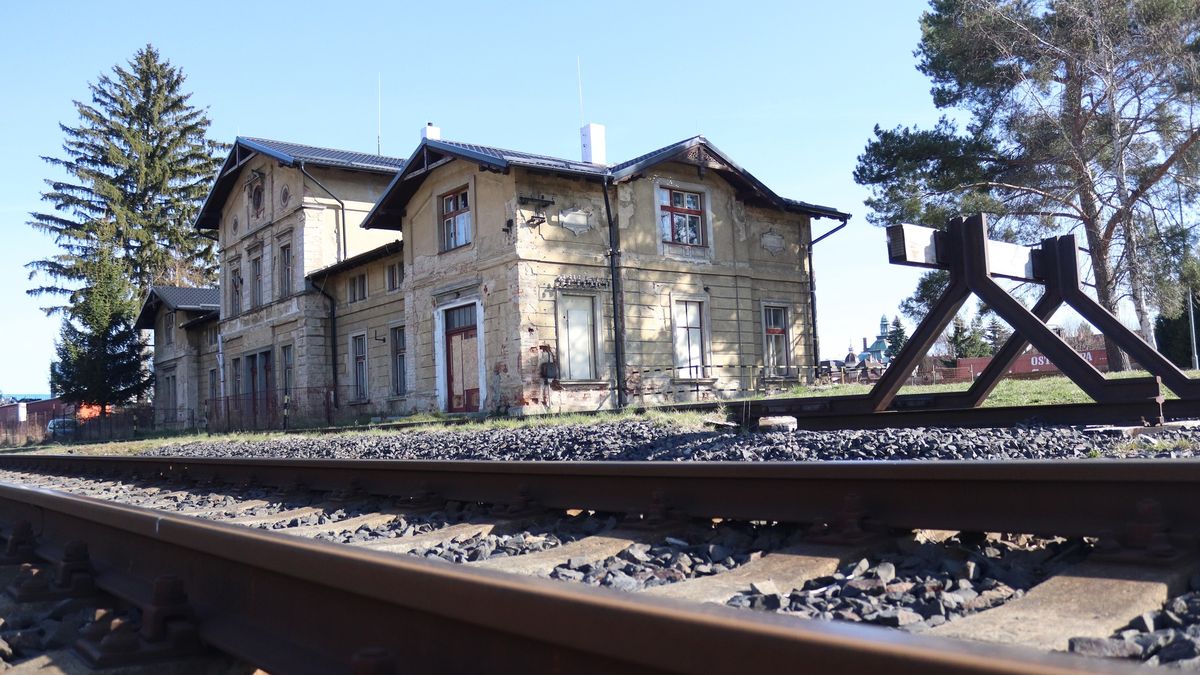Varnsdorf zachraňuje Staré nádraží. Má dostat slepou kolej i ateliéry